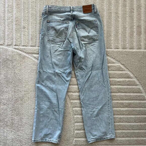 Levi’s Ribcage Straight Ankle Jean in Middle Road, size 29W x 29L - Picture 7 of 7